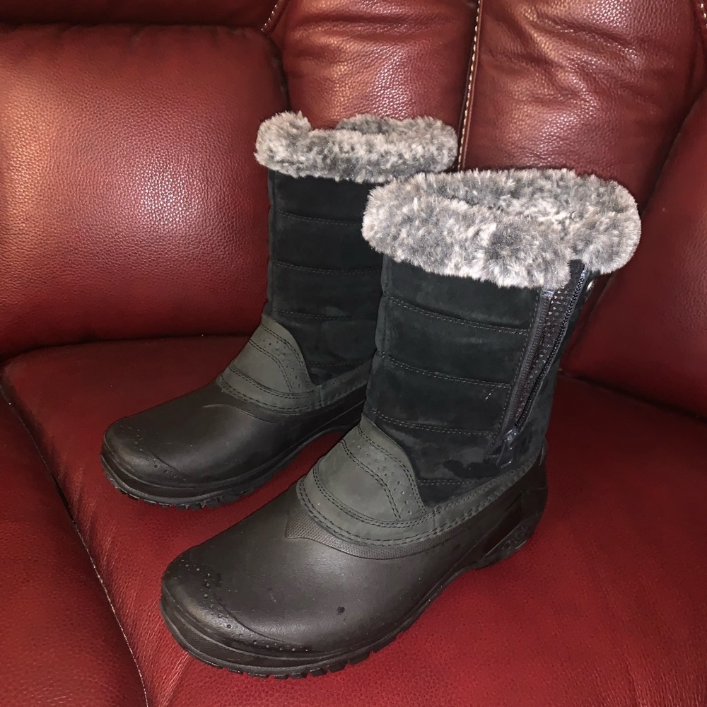 The North Face Boots!!